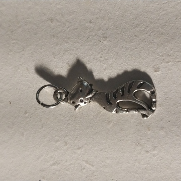 Silver cat charm - Picture 1 of 1